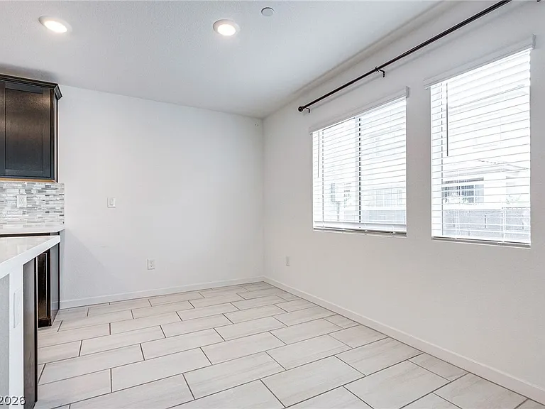 9644 Axel Falls Ave — Photo 13