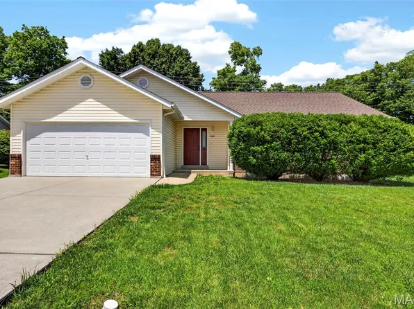 1310 Sleepy Hollow Dr, Troy, MO 63379