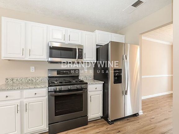4th image of 2732 Brandon Lake Dr
