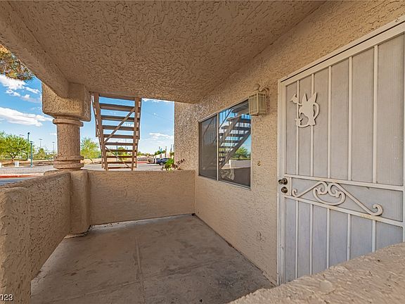3rd image of 901 Sulphur Springs Ln Unit 102