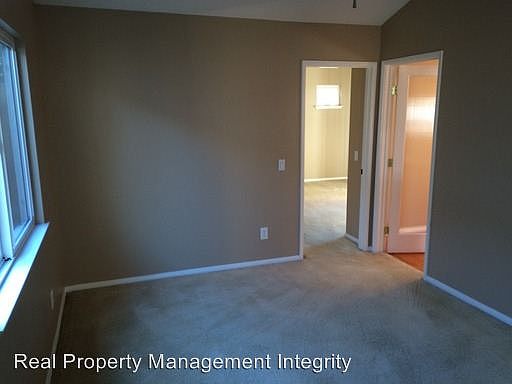 2nd image of 1025 Meadowview Ct