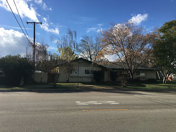 3rd image of 34295 Rosemont Dr