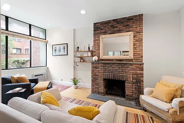 Sold by Compass | media 2