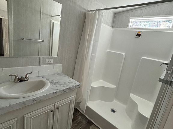 5th image of 10120 NE 10th Ln