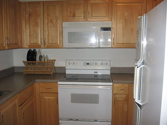 4th image of 876 NW 132nd Ave