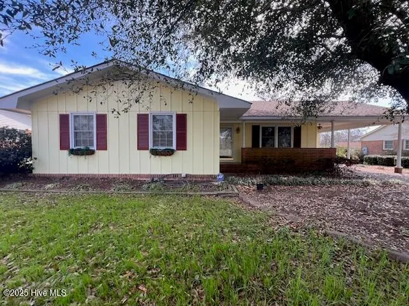 14880 Matthews Street, Laurel Hill, NC 28351