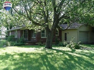 1706 4th St, Wamego, KS 66547