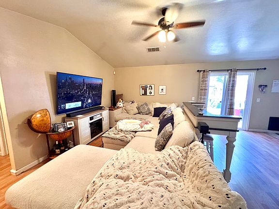 4th image of 814 Tempe Drive