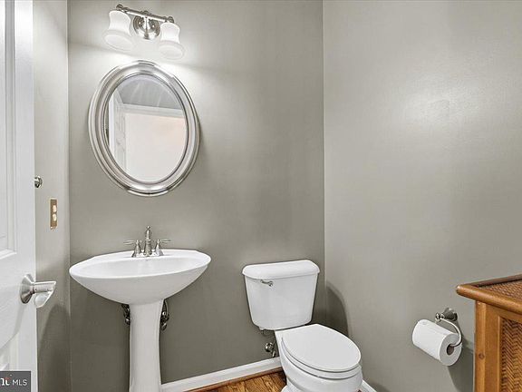 5th image of 429 Ramblewood Ct