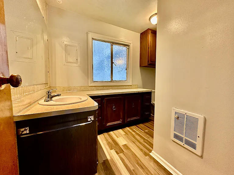 204 S Mill St — Photo 12