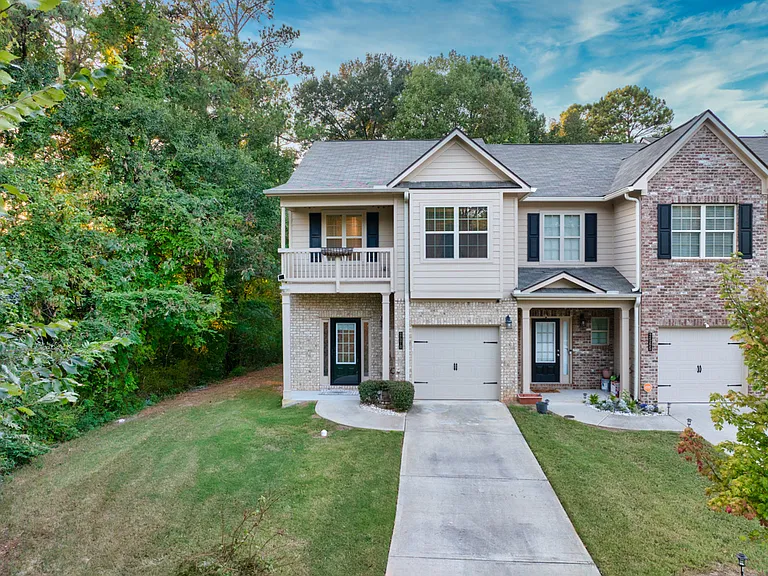 2570 Castellan Dr — Photo 46