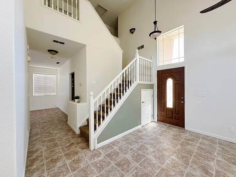 152 Oxburough Dr — Photo 17