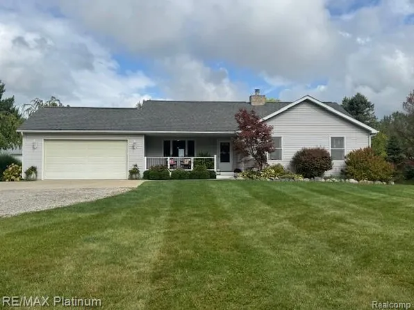 1754 Richards Rd, Howell, MI 48855