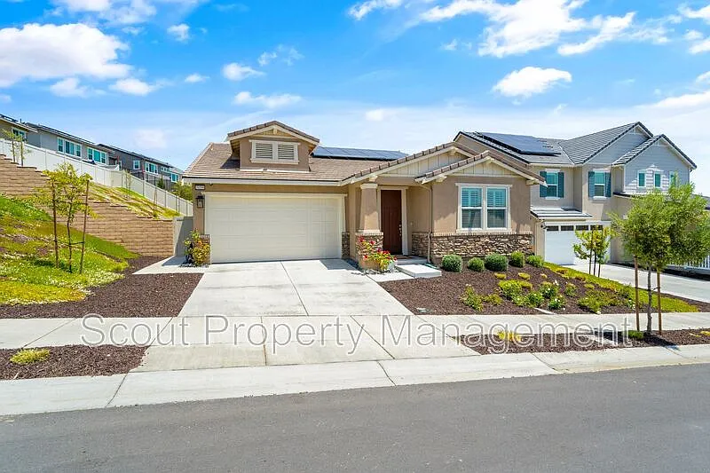 3 bed, 3.0 bath, 1994 sqft, $3,950 — Photo 1