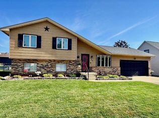 108 Fenway Dr, Decatur, IL 62521