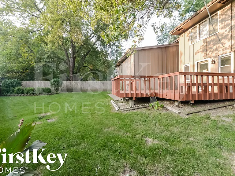 5817 N Indiana Ave — Photo 15