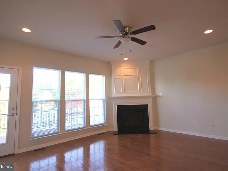 515 Ellison Dr — Photo 10