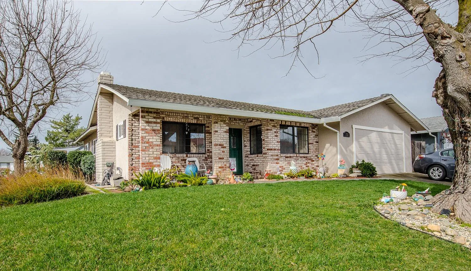 1720 Midway Dr photo 1