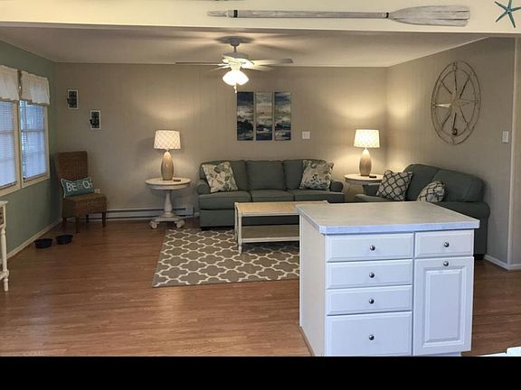 2nd image of 920 Pleasure Ave APT 1