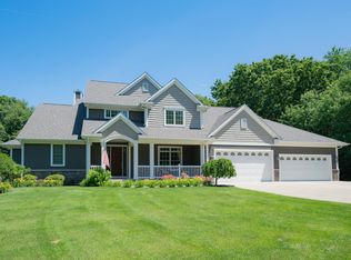 8680 Weeping Pine Ln, Kalamazoo, MI 49009