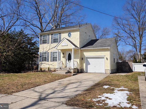 4th image of 423 Jackson Ave