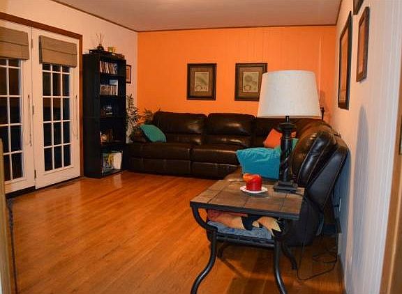 4th image of 8525 W 90th Ter