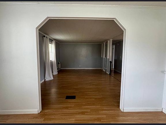 5th image of 9515 Clubhouse Ln