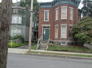 2 1/2 Grove Pl, Schenectady, NY 12307