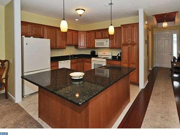 4th image of 22 Moor Dr