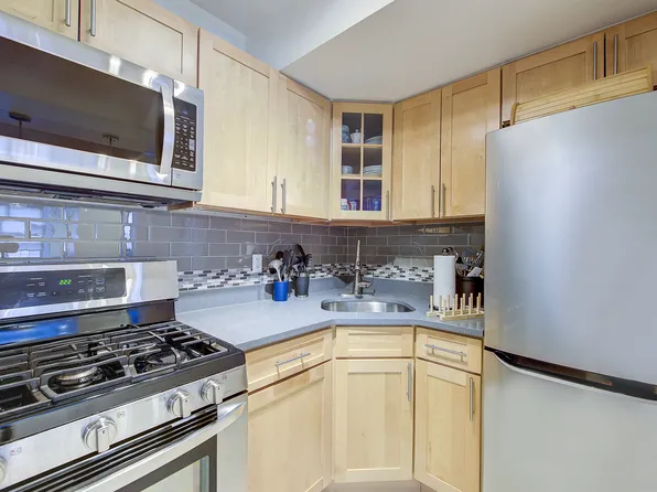 107-40 Queens Boulevard image 9 of 27