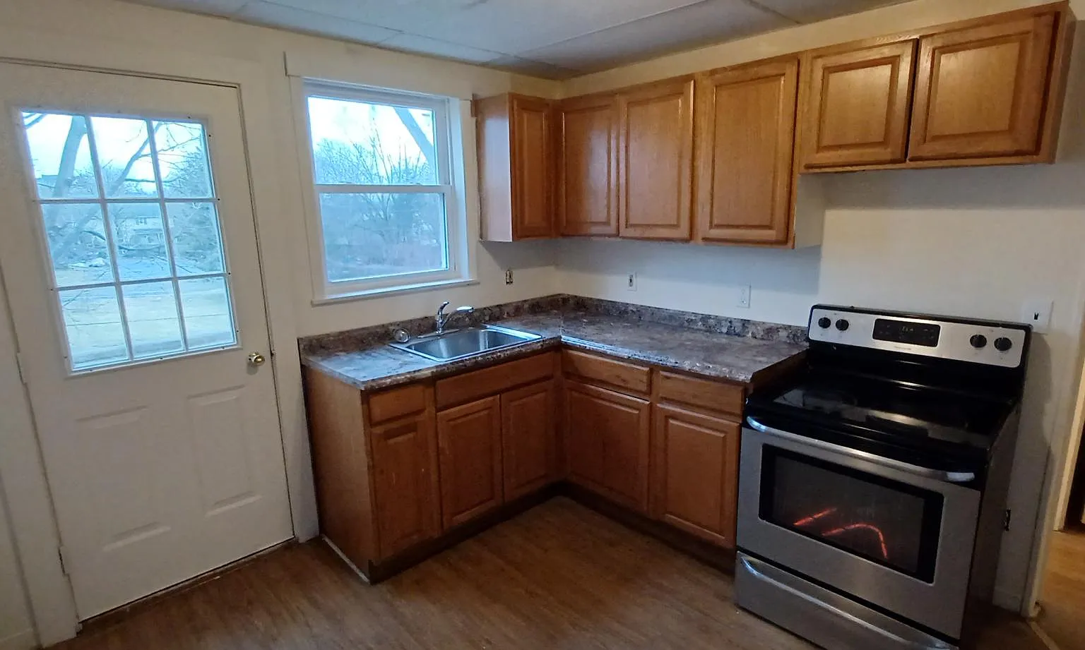 3 bed, 1000 sqft, $1,150 — Photo 2