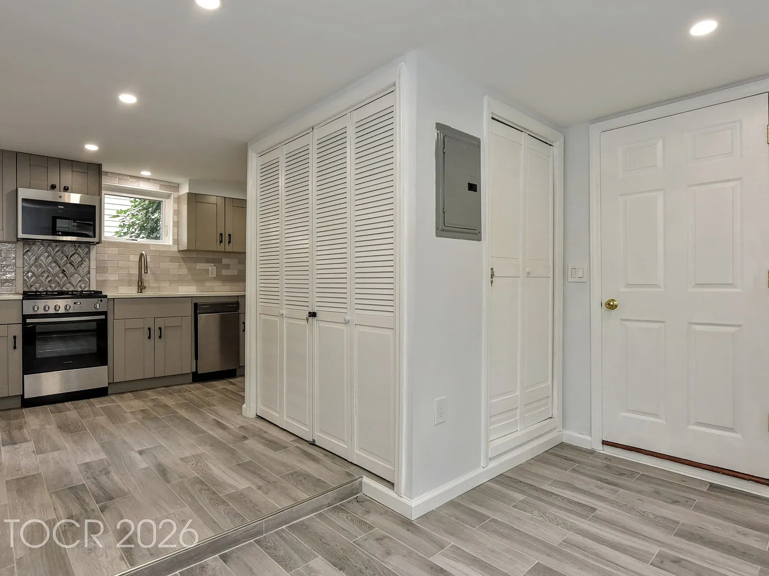 112 Pink St — Photo 4