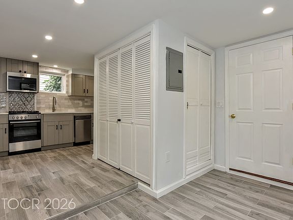 4th image of 112 Pink St