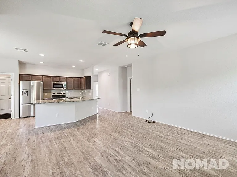 536 Long Leaf Dr — Photo 7