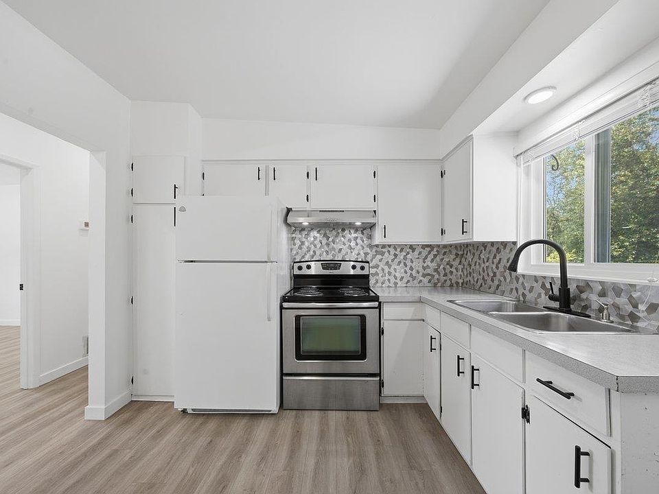 3654 Saint Thomas St, Pt Coquitlam, BC V3B 2Y8 | MLS #R3140654