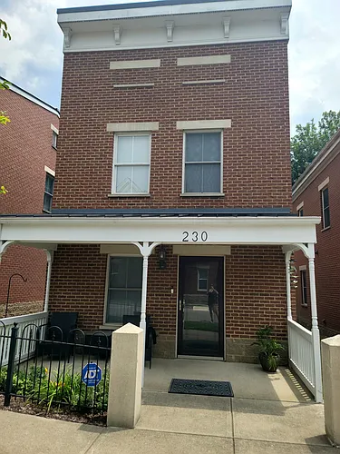 230 W 8th St Photo 1