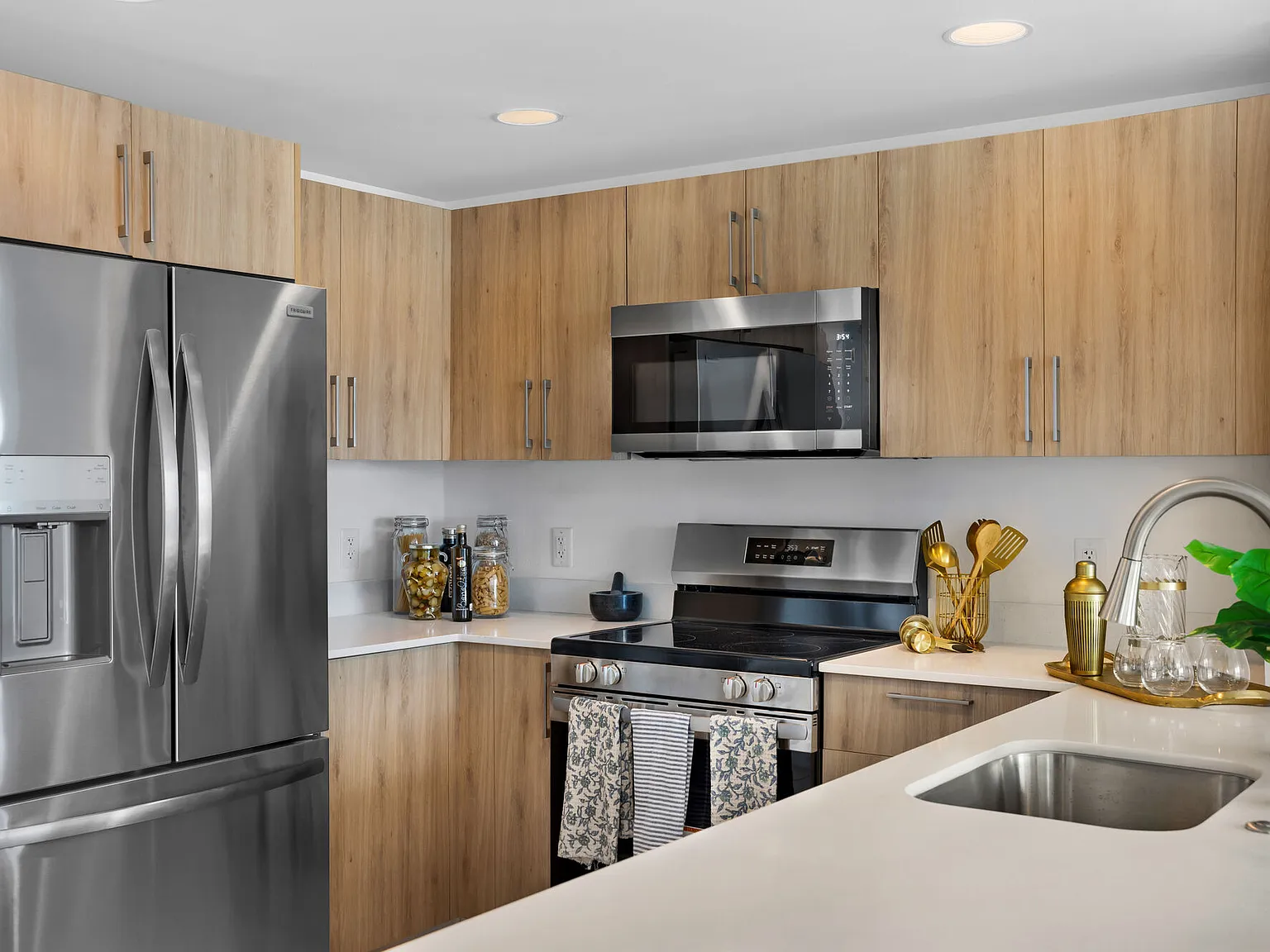 Pier 19 Residences and Marina — Photo 2