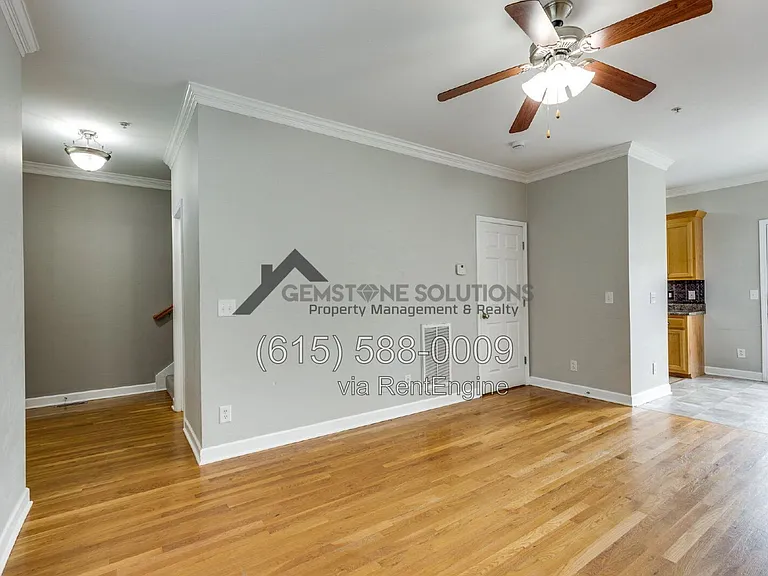 1012 McKenna Dr — Photo 13
