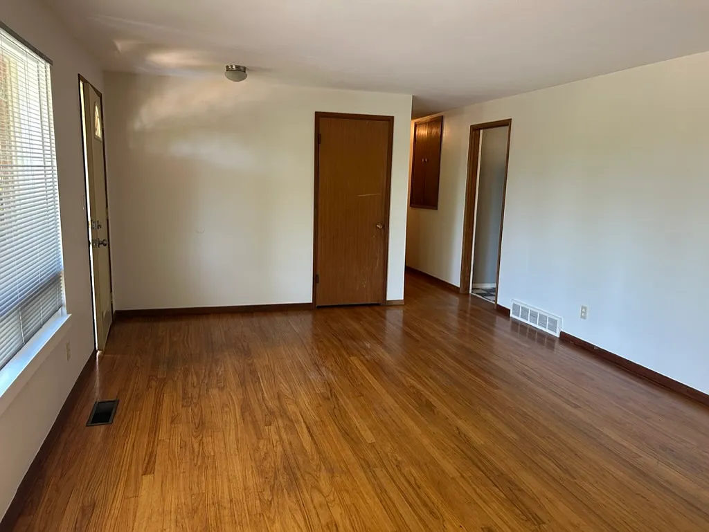 3 bed, 2150 sqft, $3,500 — Photo 4
