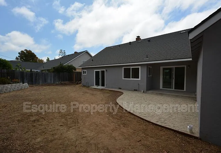 283 Calle Higuera — Photo 31