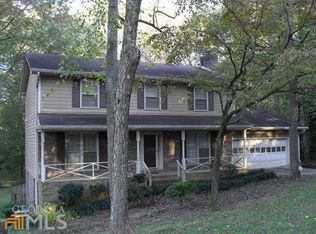 571 Creekview Dr, Stone Mountain, GA