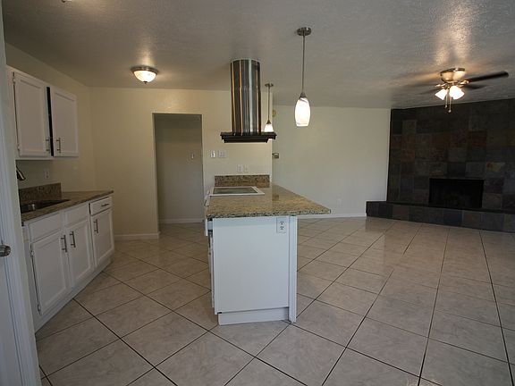 3rd image of 5300 Knox Dr