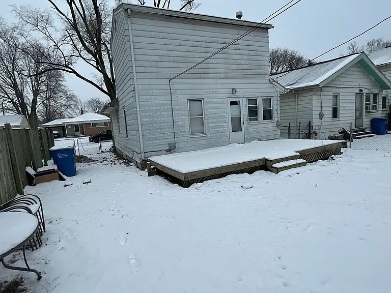 8233 Meadow Ave — Photo 5