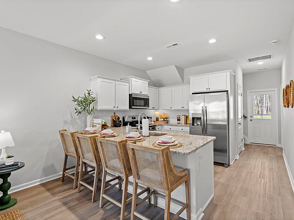 4th image of 227 Buckwood Dr #22 END