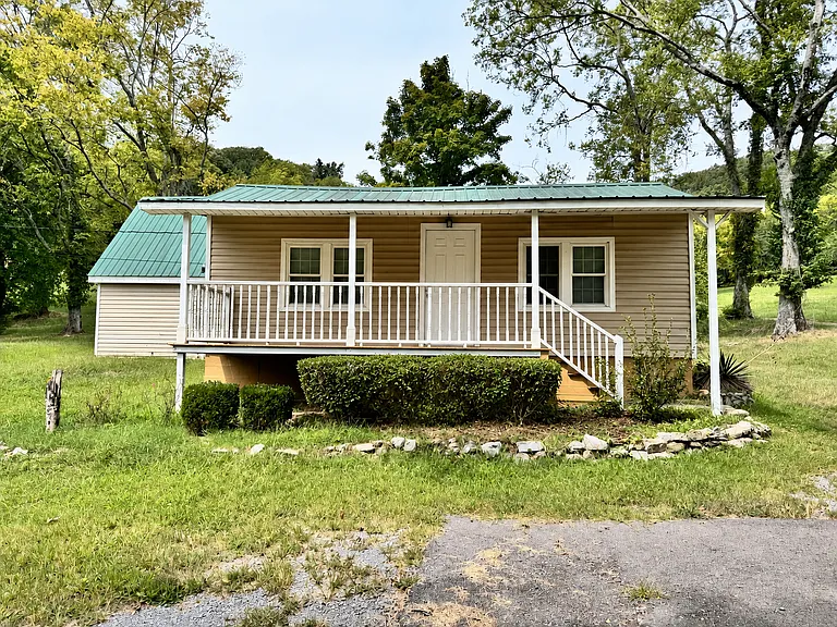 1445 Franklin Rd — Photo 2