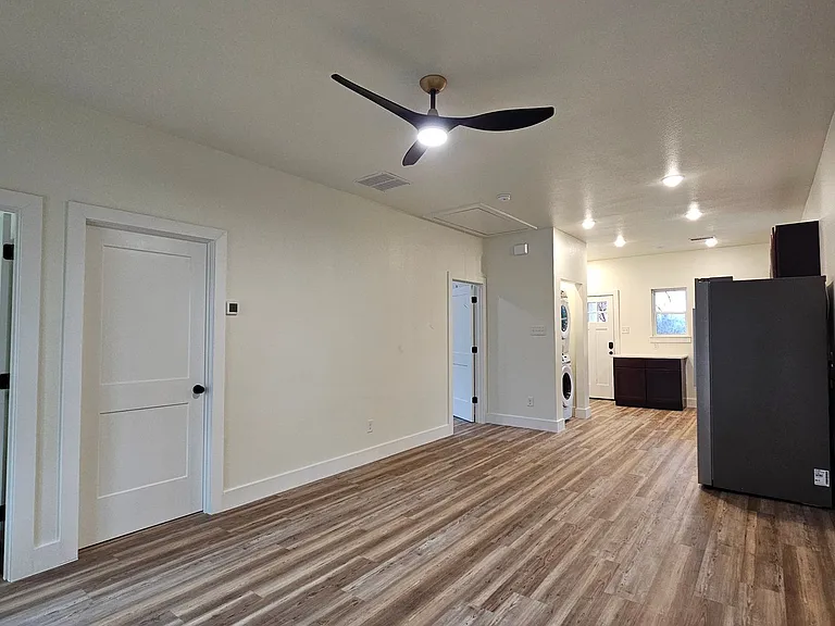 1700 Kendolph Dr — Photo 4