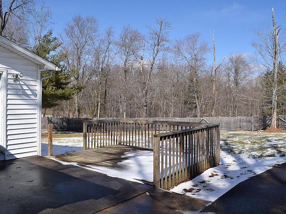 5th image of 92 Wolfe Ln
