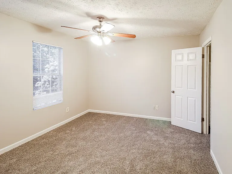 5164 Galbraith Cir — Photo 15
