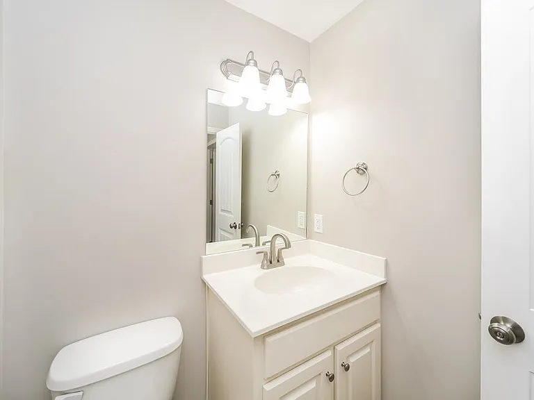 7200 Kingcrest Rd — Photo 15