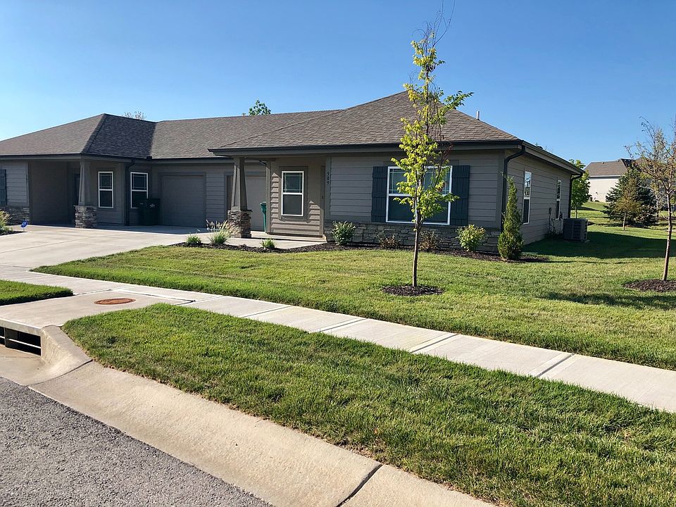 1st image of 509 SE Maple Dr